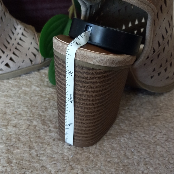 Indigo rd. Cut out peep toe heels - Picture 7 of 8